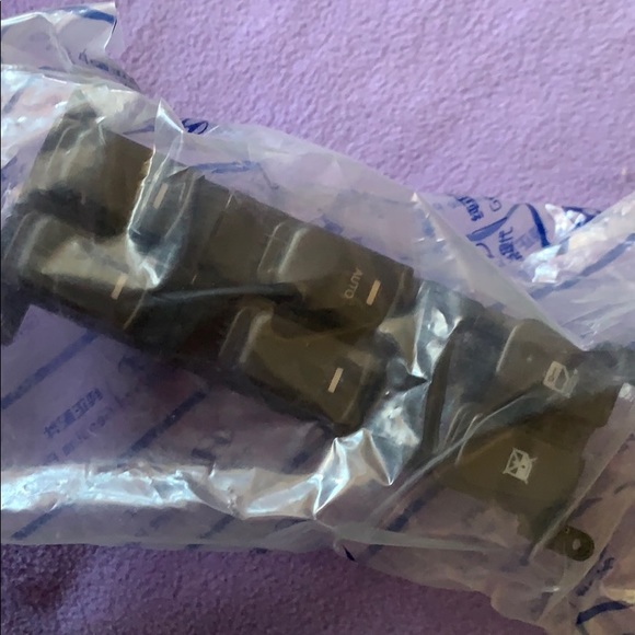 Window Switch - Picture 1 of 2